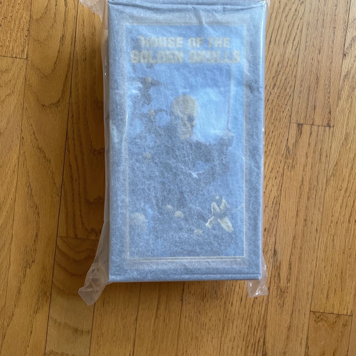 Mezco One 12 Golden Skull Gomez