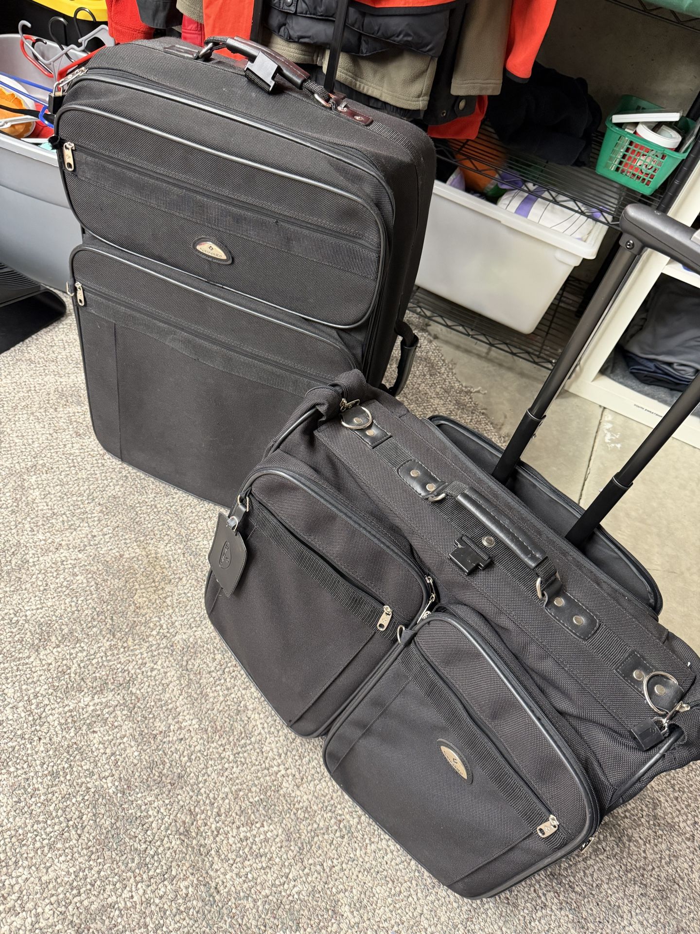 Bundle of 2 Awesome XL Samsonite Rolller Suitcases in great shape! 