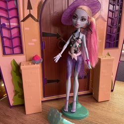 Abby Bominable Skull Shores. Monster High 