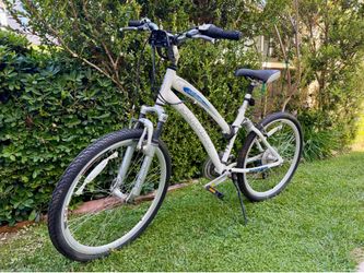 Schwinn Midtown Women’s Bike – 21 Speed