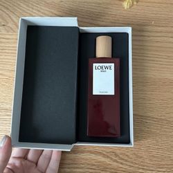 Loewe Burgundy and Red Fragrance（23）42