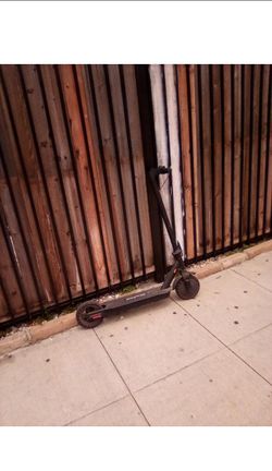 E Scooter ( no charger included ) For Sale