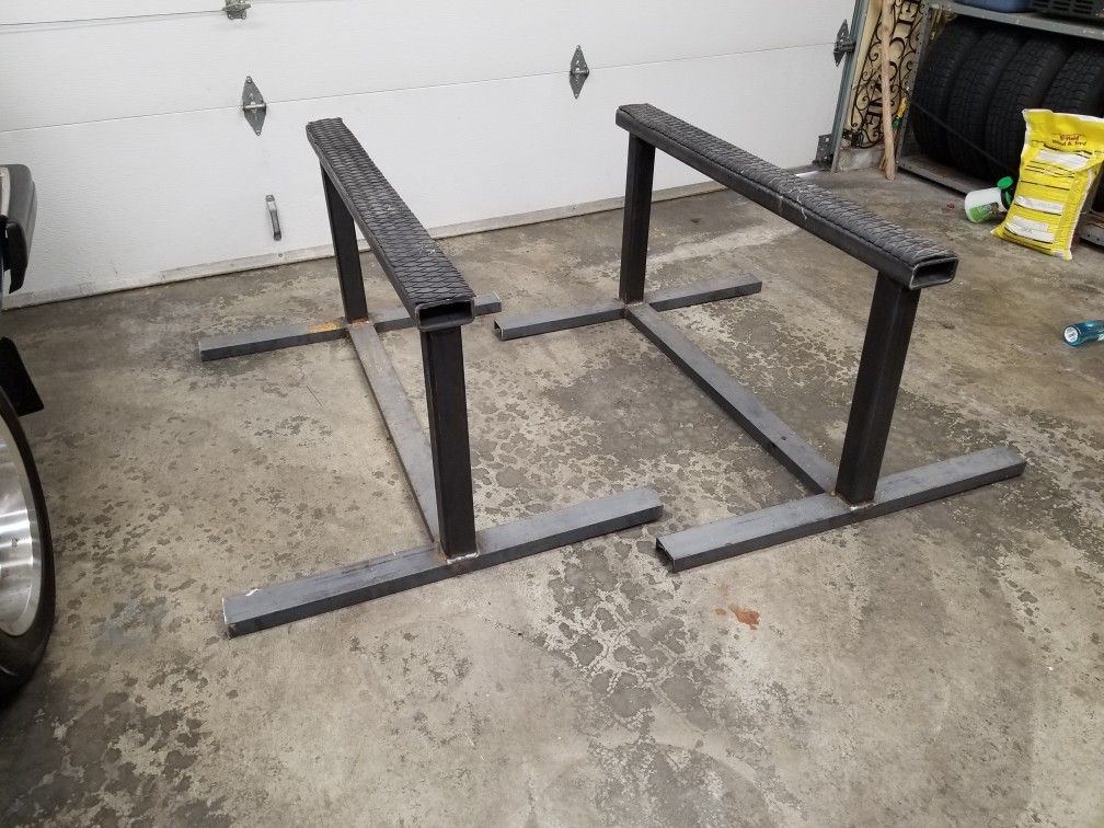 Heavy duty camper support stands
