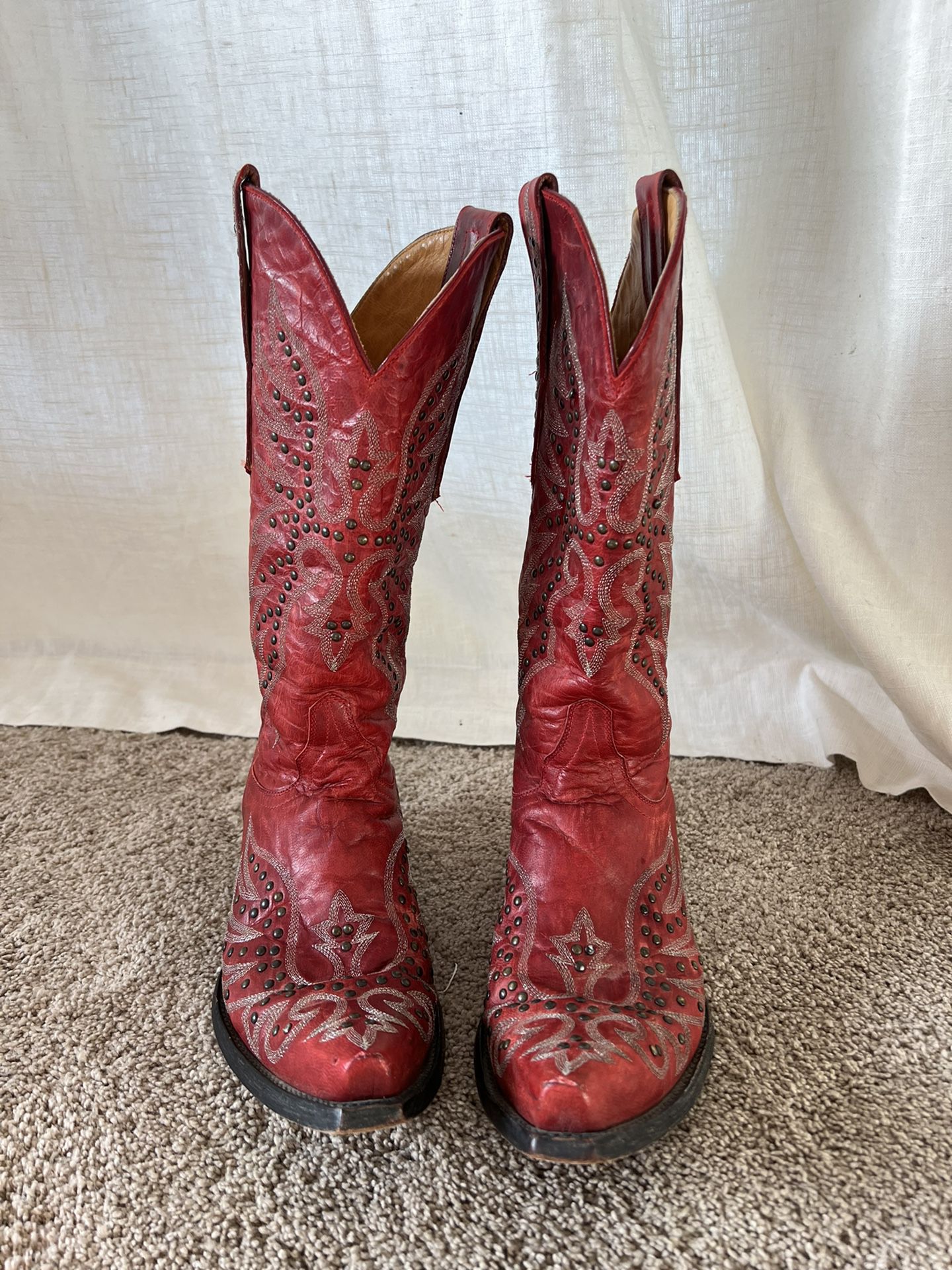 Amorous Åbent Layouten Authentic Old Gringo Boots- Beautiful Red With Silver for Sale in San  Diego, CA - OfferUp