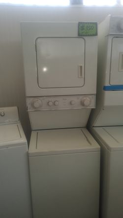 Whirlpool 24" Laundry Center in excellent condition