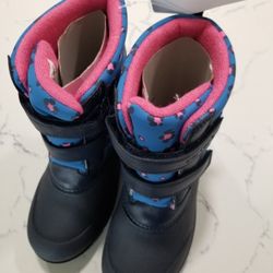  Snow boots 