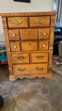 chest of drawers