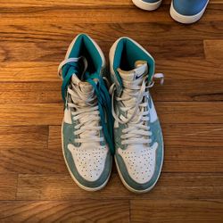 Jordan 1  “ Turbo blue” 