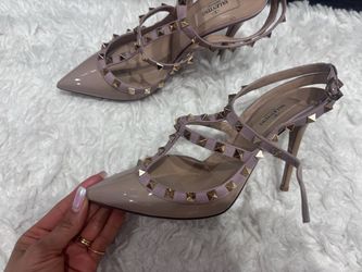 Valentino Rockstud Strap Pump, Nude (Poudre) Size 38.5