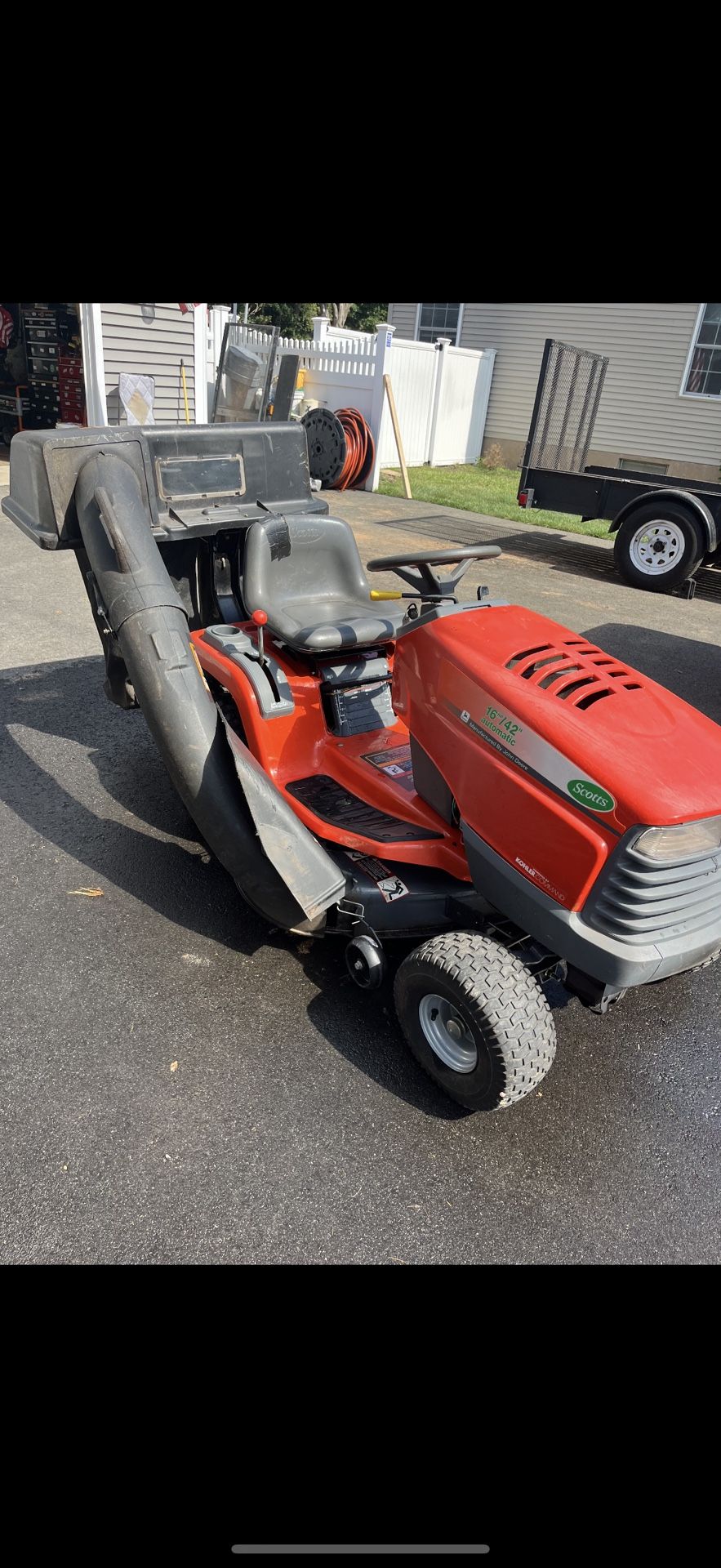 SCOTTS (John Deere) Model 1642H riding lawn mower