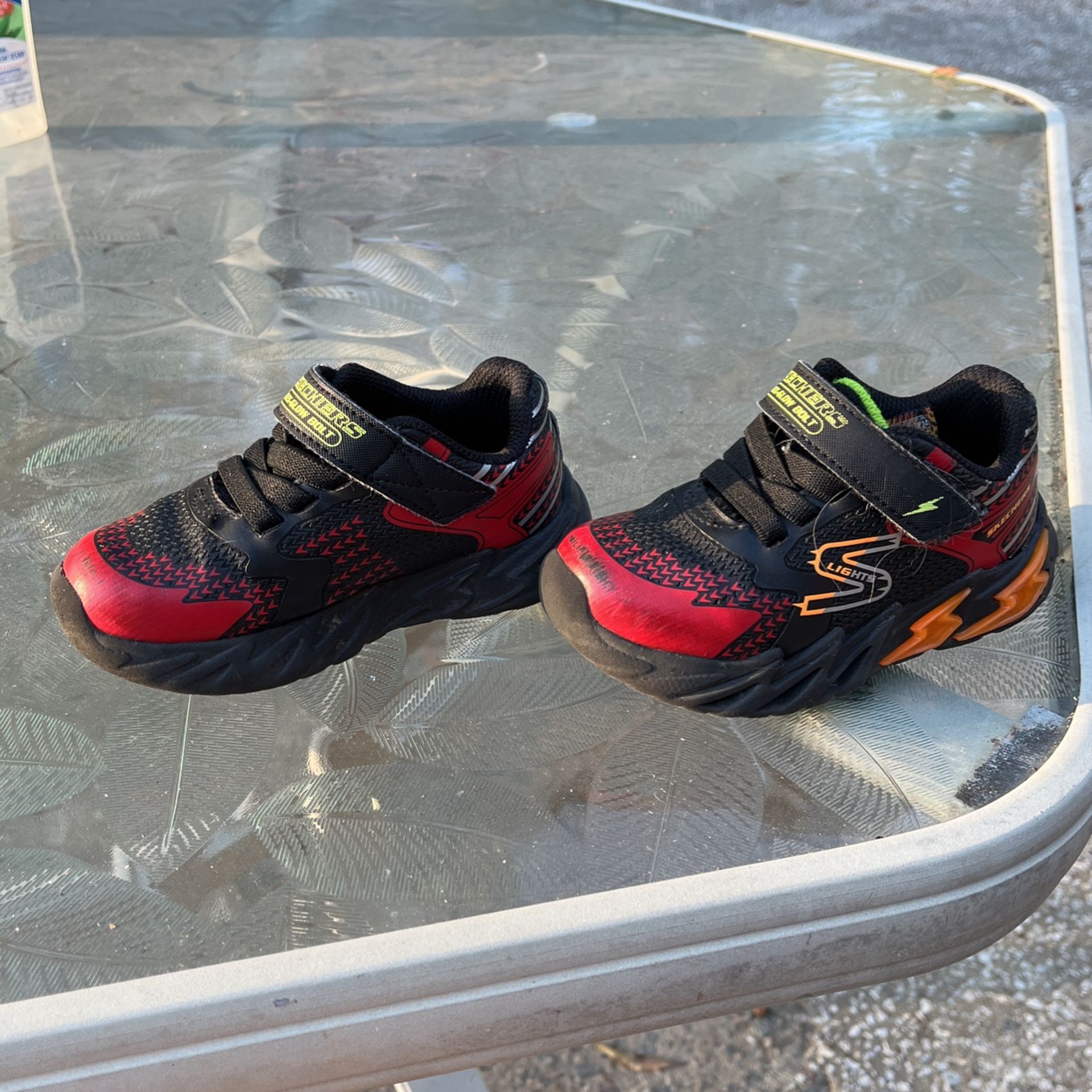 Skechers Boy Light Up Size 8
