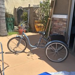 Swinn Bycicle With Basket