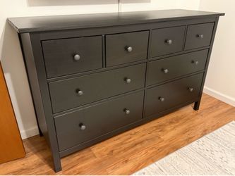 Black Bedroom Set Hamnes $200