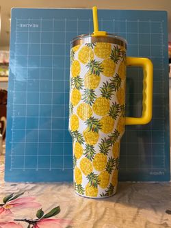 Tumbler 30 on and 40 on