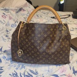 Authentic Artsy And Wallet