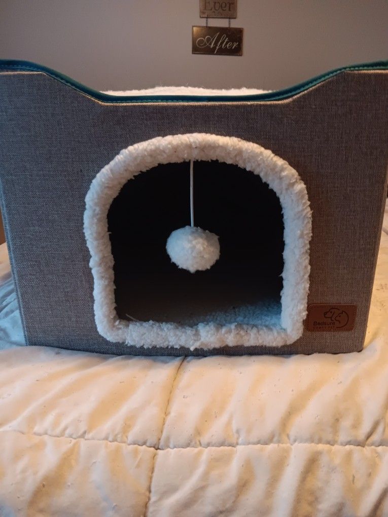 Cat Bed And Hide