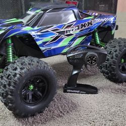 TRAXXAS XMAXX WITH LIGHTS & WIDE KIT
