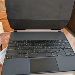 Apple iPad Pro 12.9 Magic Keyboard A2480 