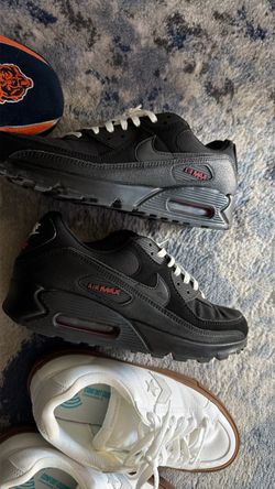 Black Nikes size 10 and converse size 9.5