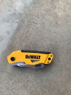 DeWalt Folding Utility Knife