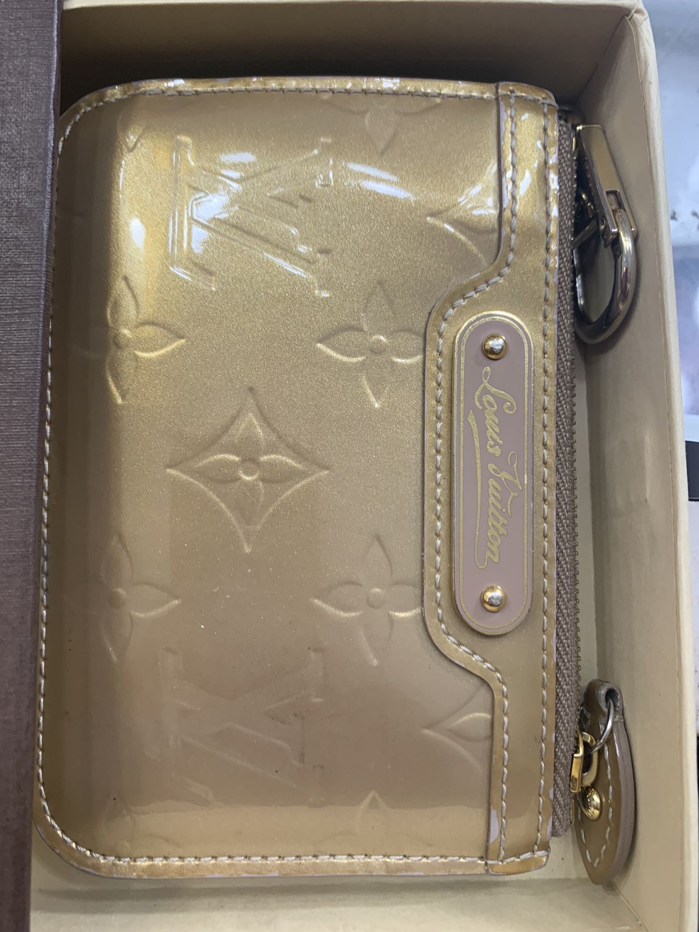 Louis Vuitton Vernis Pouch