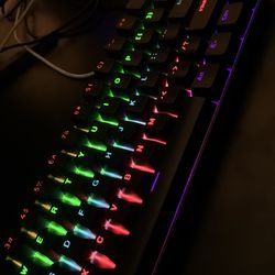 Selling does Apex Pro gaming keyboard