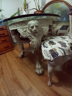 Glass Top   Lion Foot Table