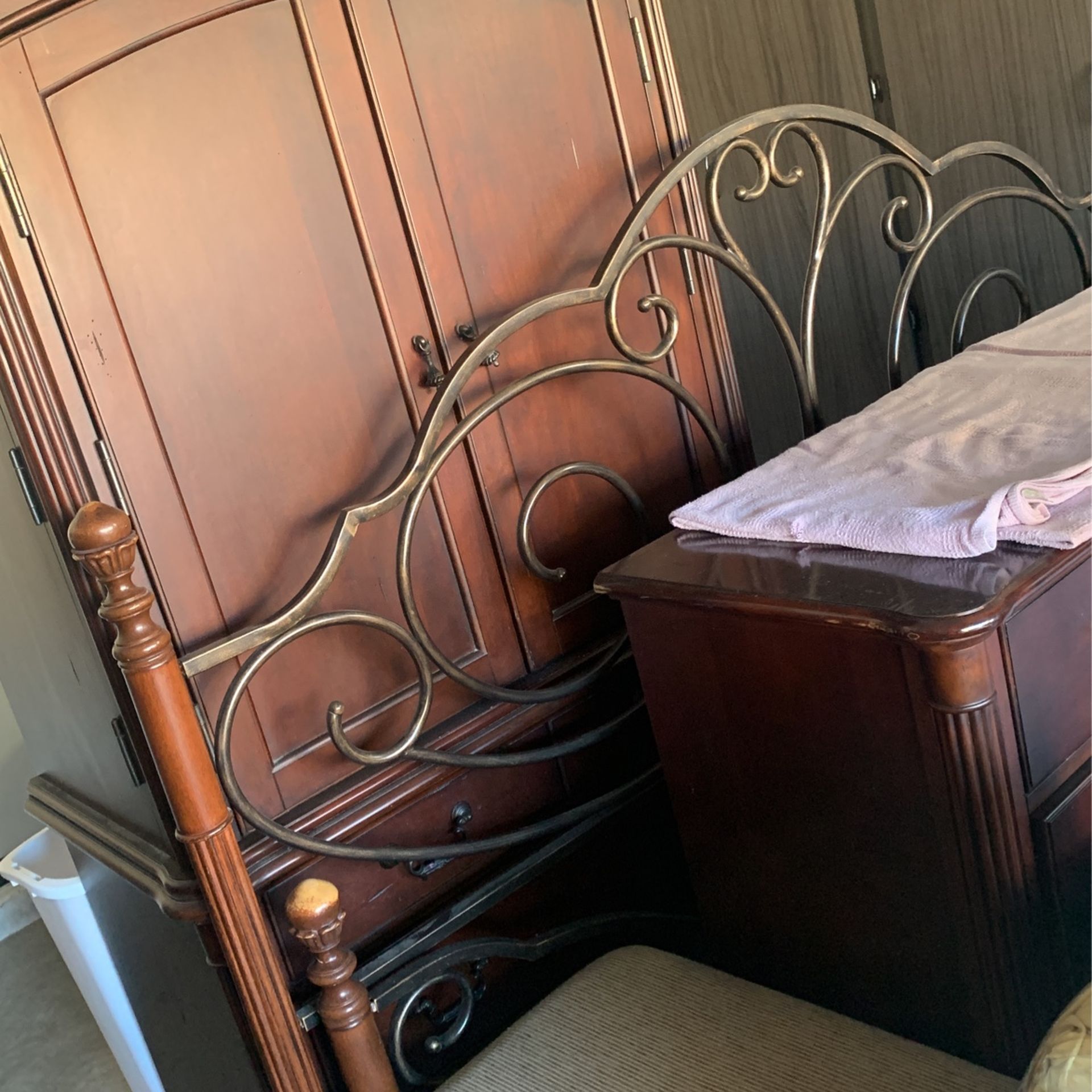 6 Piece King Size Bedroom Set 