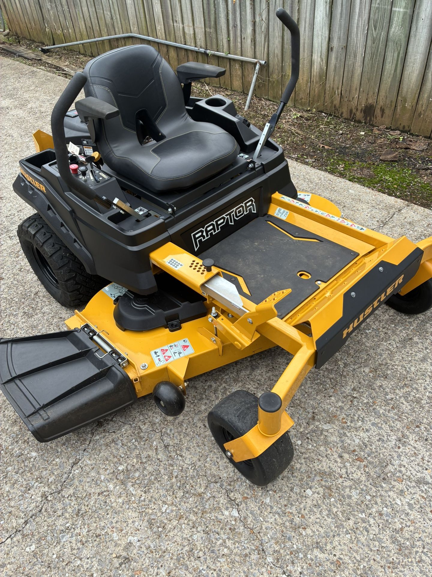 Hustler Raptor 54” Like New