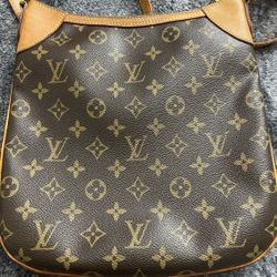 Louis Vuitton Odeon Cross Body - Lake Elsinore 