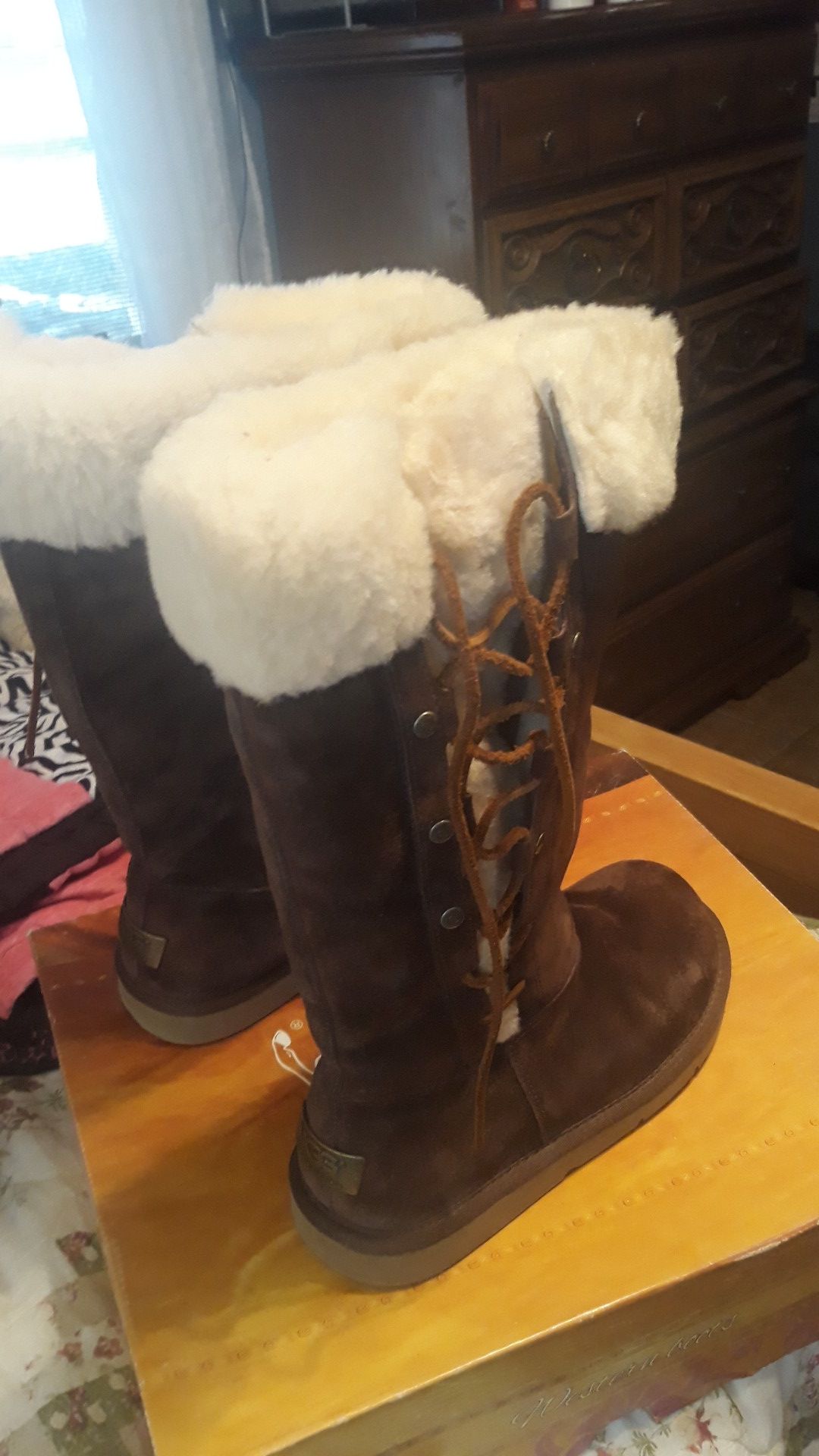 Ugg Australian brown mid calf boots size 7