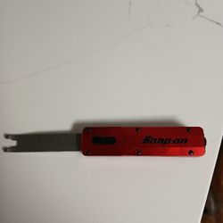 Snap-On Retractable Clip Removal Tool