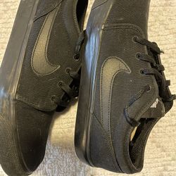 Nike Toki Skateboarding Shoes 