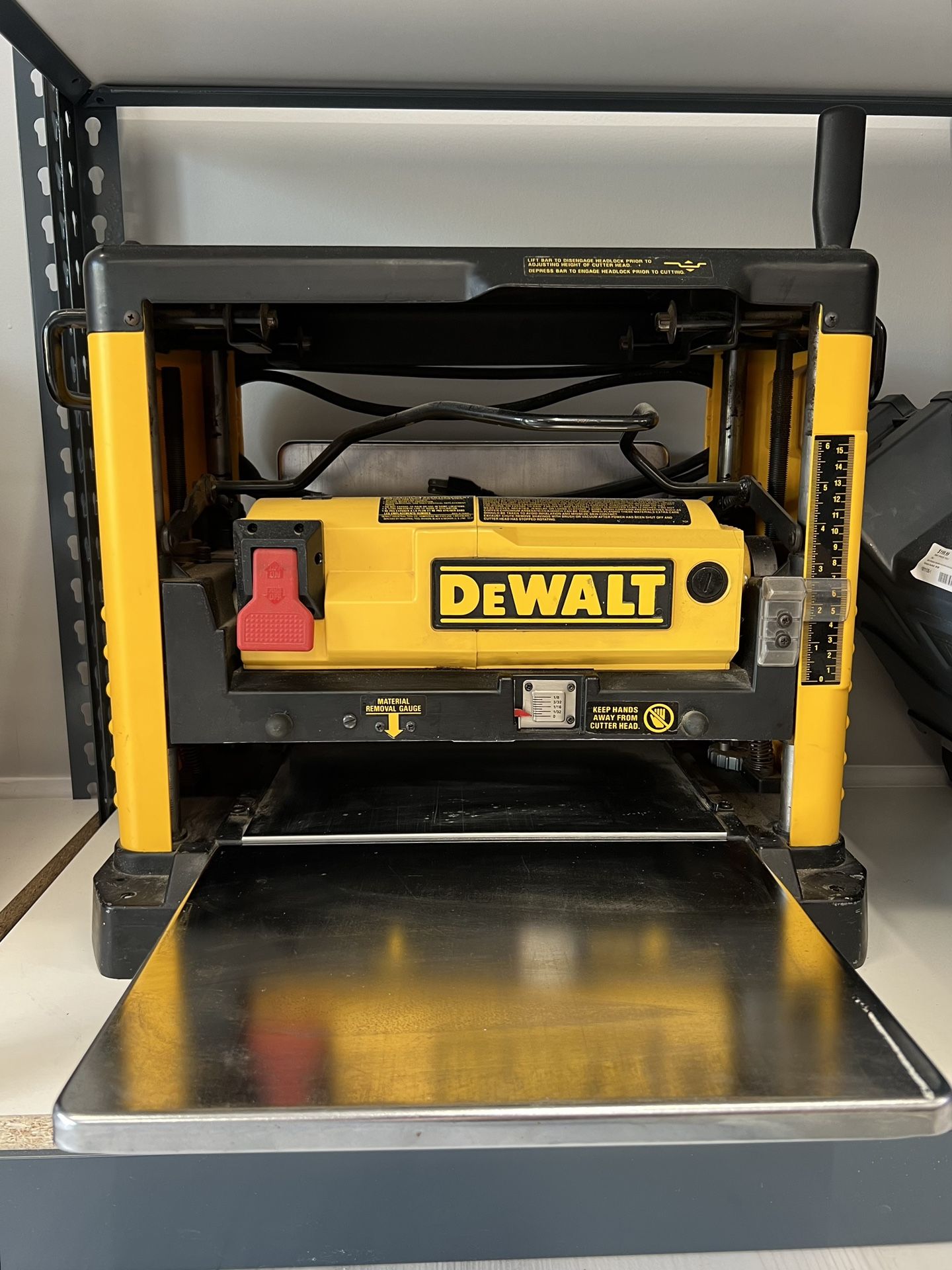 Dewalt DW733 Thickness Planer