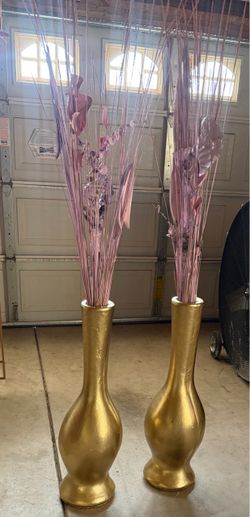 Gold vases