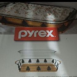 Pyrex casserole Dish Christmas