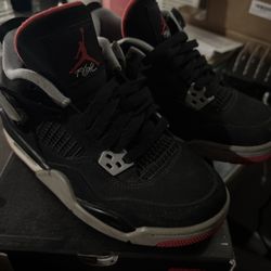 Jordan 4 Bred