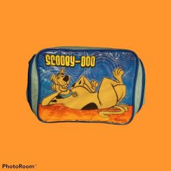 Scooby Doo Lunchbox Thermos By Hanna-Barbera

Scooby-Doo insulated soft side lunch box.

Scooby has a soft fuzzy fur like velvet.

10x6"