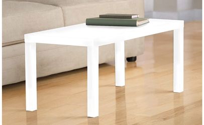 White simple coffee table brand new!! Modern & affordable