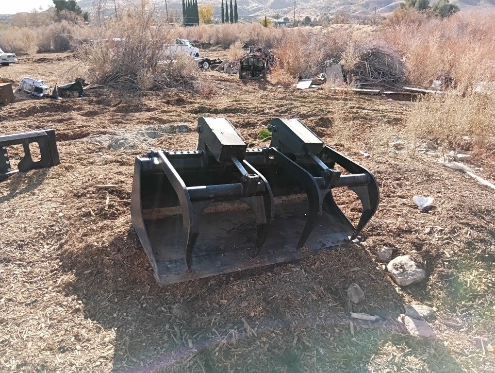 Bobcat Grapple Bucket