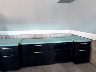 3 cabinet piece with drawers