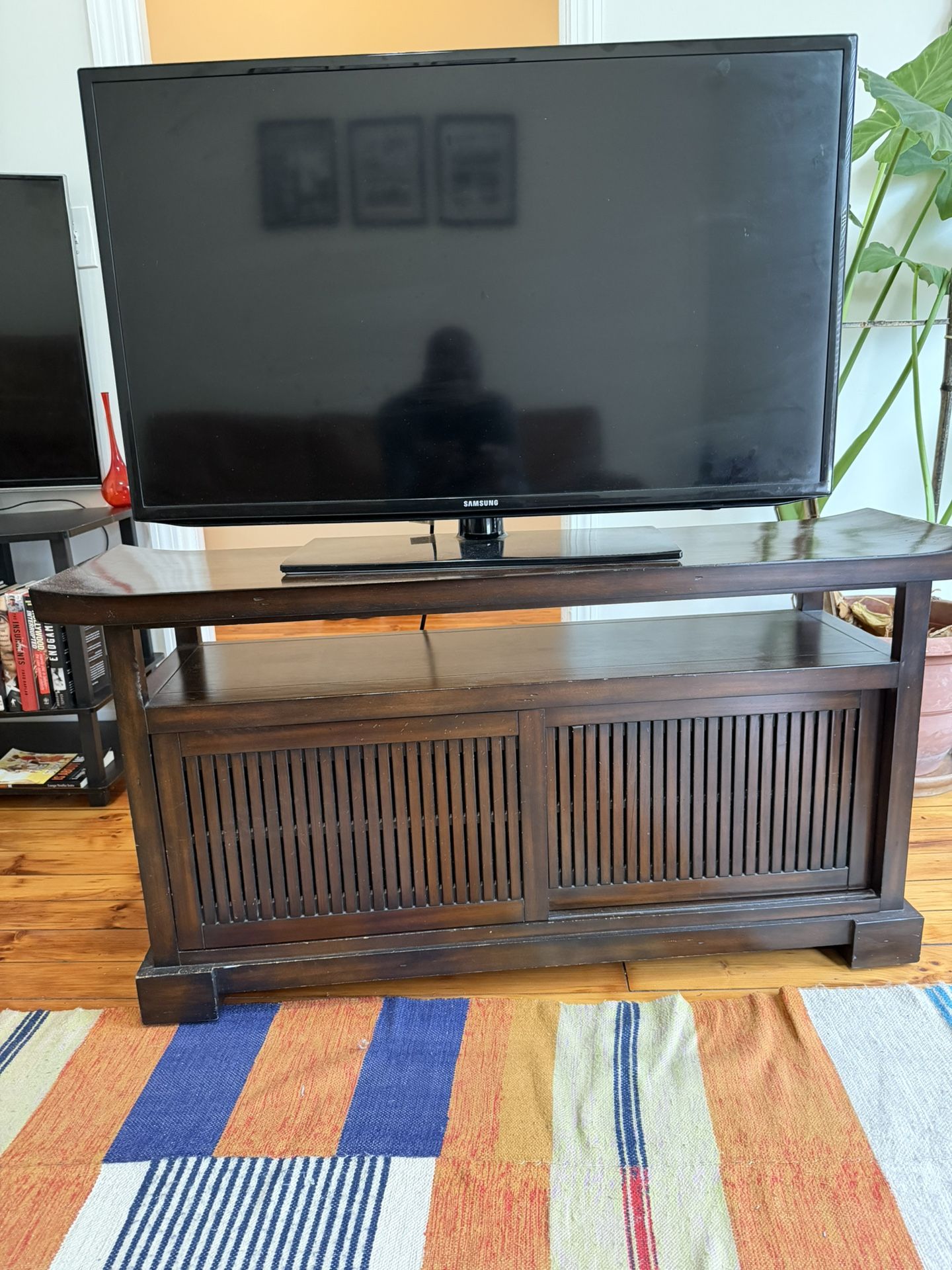 Samsung TV With Stand