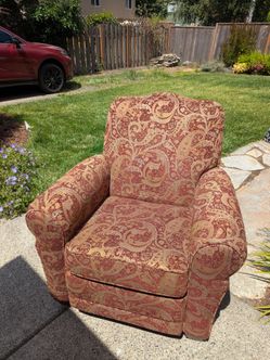 Comfortable Chair that reclines