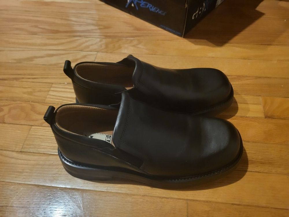 Like New FRYE SHOE-BOOTS SIZE 10