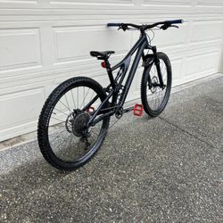Specialized Stump Jumper Full Suspension Mountain Bike 