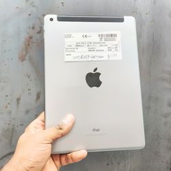 iPad 6th gen cellular unlocked in excellent condition - on special cash deal $149