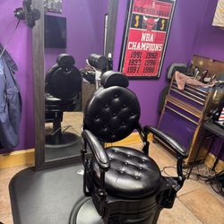 Barber chair (Black) And barber Matt in pic 2 