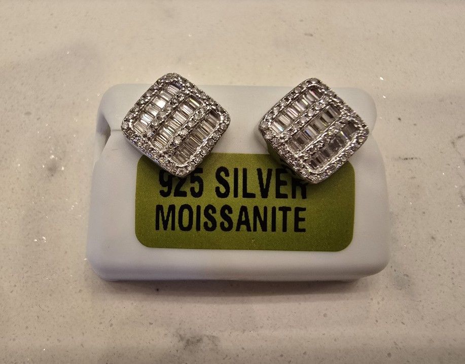 Moissanite Jewlery 