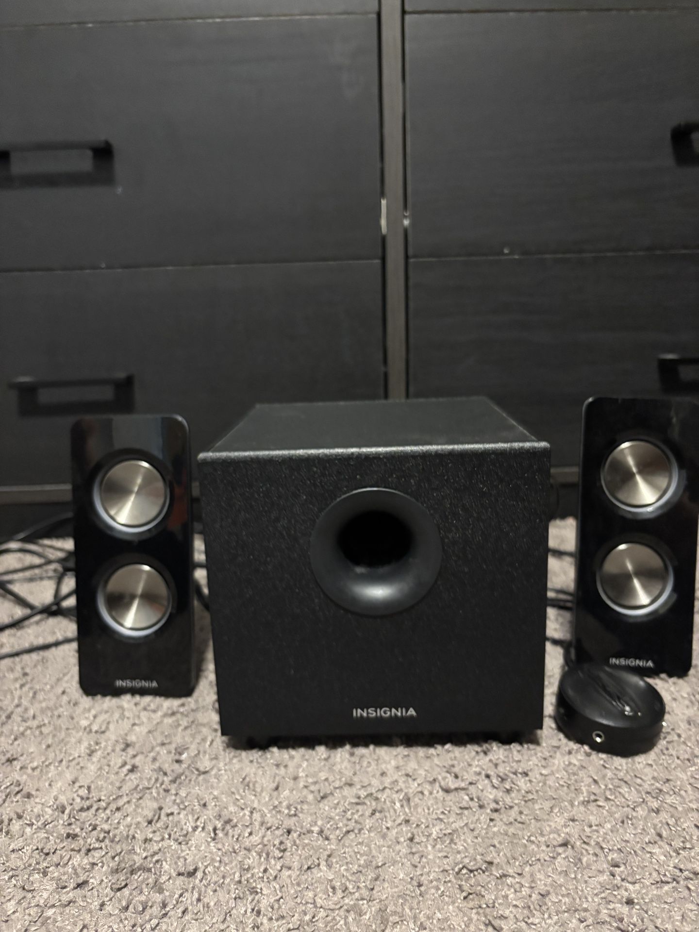 Insignia- 2.1 Bluetooth Lighted Speaker System