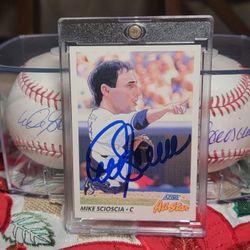 Mike Scioscia Dodgers Autograph Baseball Card 